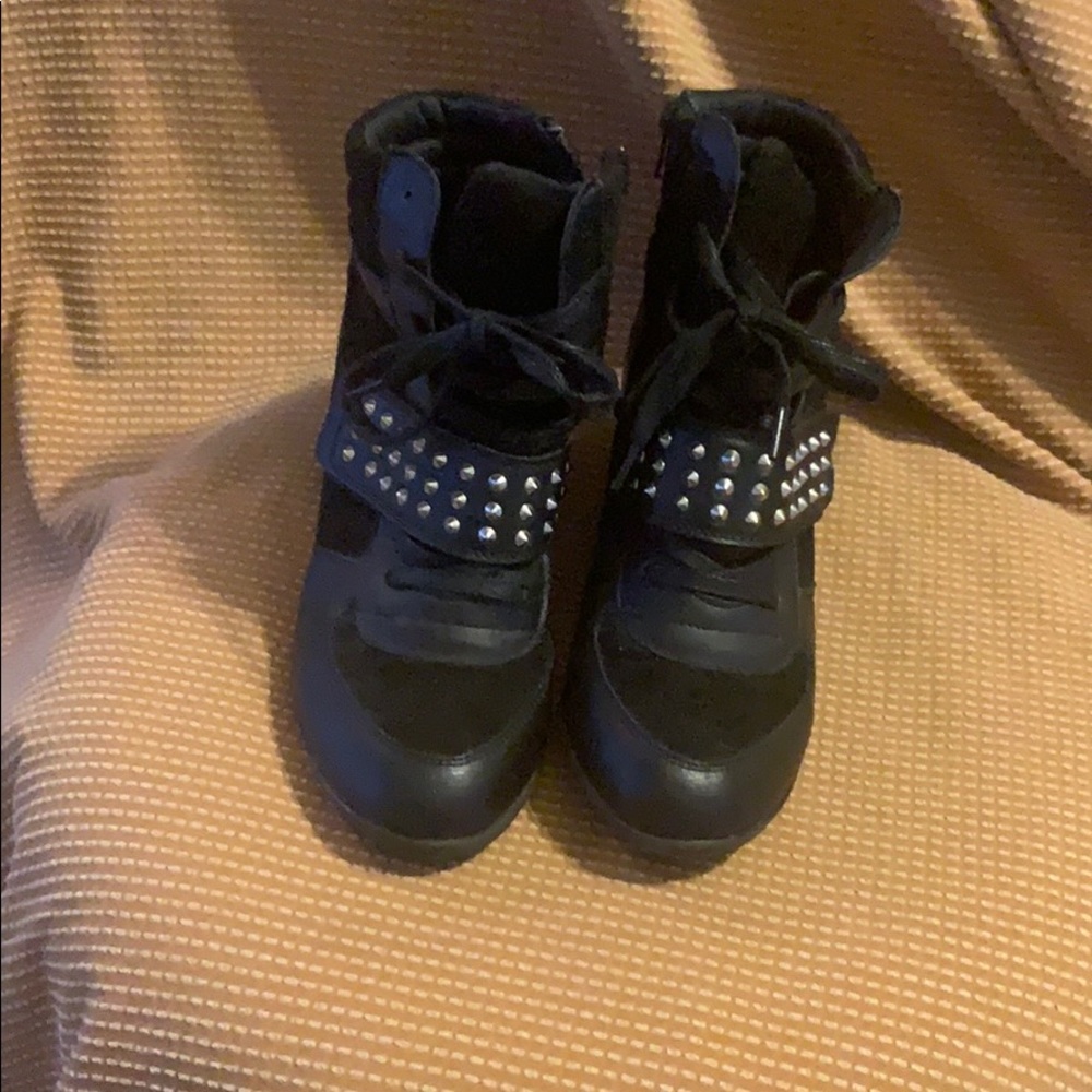 Wedge sneakers